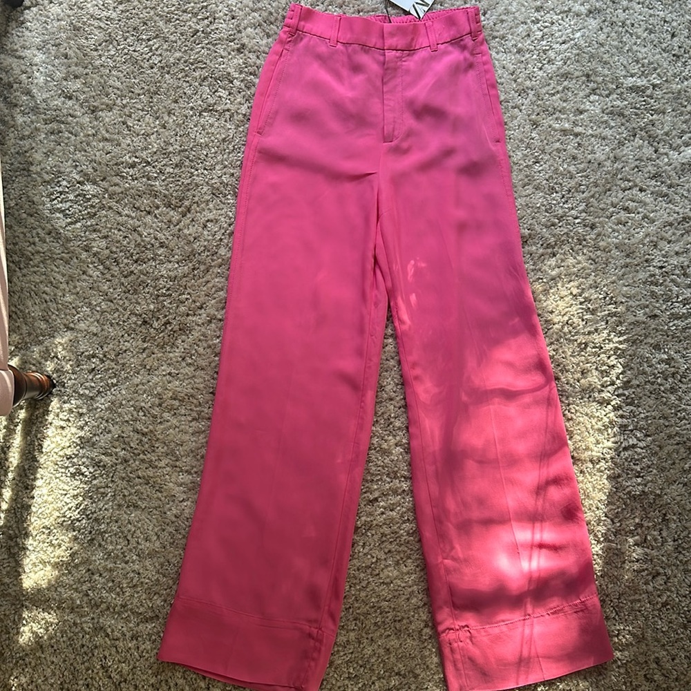 Beautiful pink pants size XS new with tag